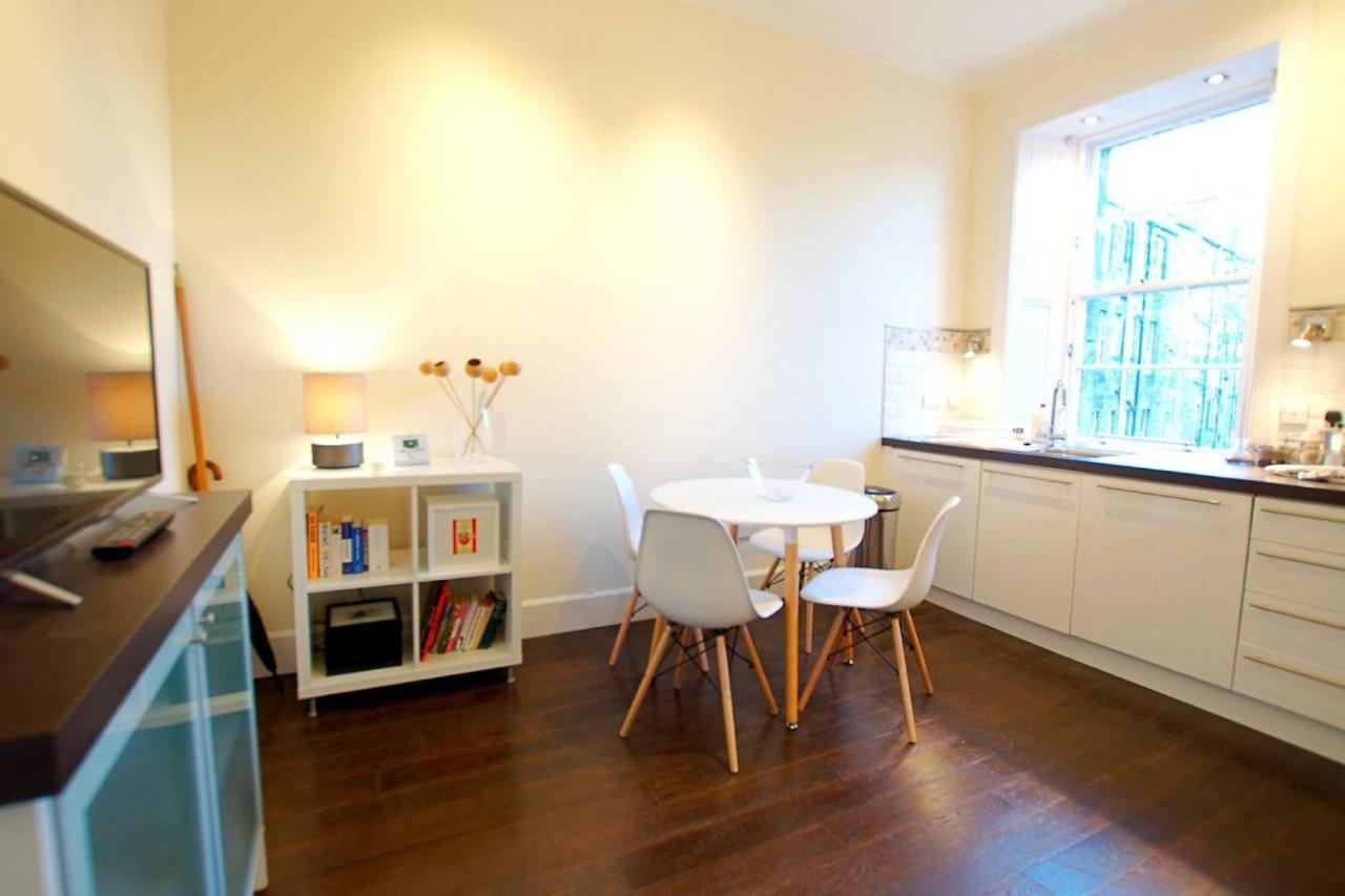 Joivy Modern City Centre 1-Bed Next To Calton Hill Appartement Edinburgh Buitenkant foto